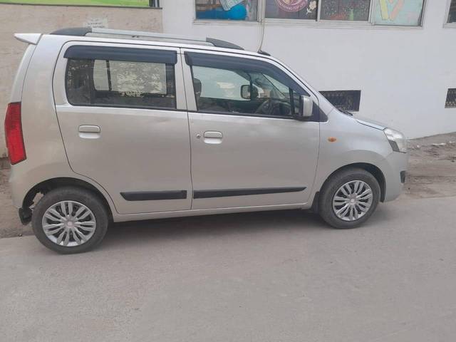 https://images10.gaadi.com/usedcar_image/4591275/original/processed_536b5acb5935afdfde1462229272f638.jpg?imwidth=6401