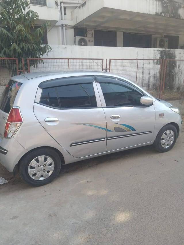 https://images10.gaadi.com/usedcar_image/4591328/original/processed_30f2cca2-bd95-434c-9894-95be876f86ad.jpg?imwidth=6402