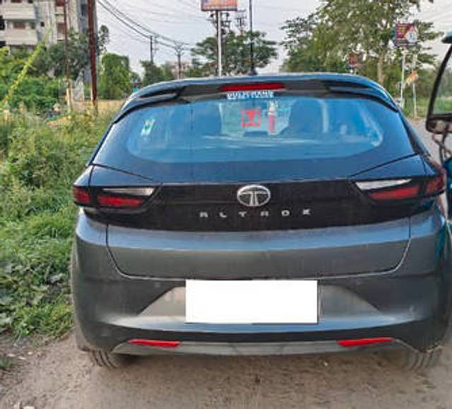 https://images10.gaadi.com/usedcar_image/4591331/original/processed_cc03cead-8310-4384-86c3-e4493f97fec1.png?imwidth=6400