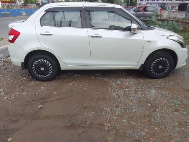 https://images10.gaadi.com/usedcar_image/4591348/original/processed_d3fbacc03ed1ab9fdcbb0eaeb858eed1.jpg?imwidth=6401