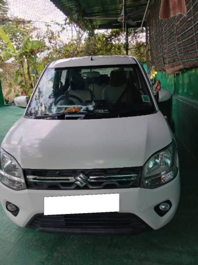 https://images10.gaadi.com/usedcar_image/4591358/original/processed_20ea1a5f-829b-4995-a035-b2d49e15b86a.jpg?imwidth=6400