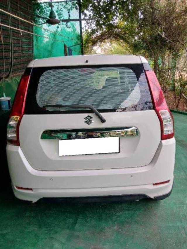 https://images10.gaadi.com/usedcar_image/4591358/original/processed_5805f9ac-1ac1-43dd-b7e3-865655d4e2ab.jpg?imwidth=6401