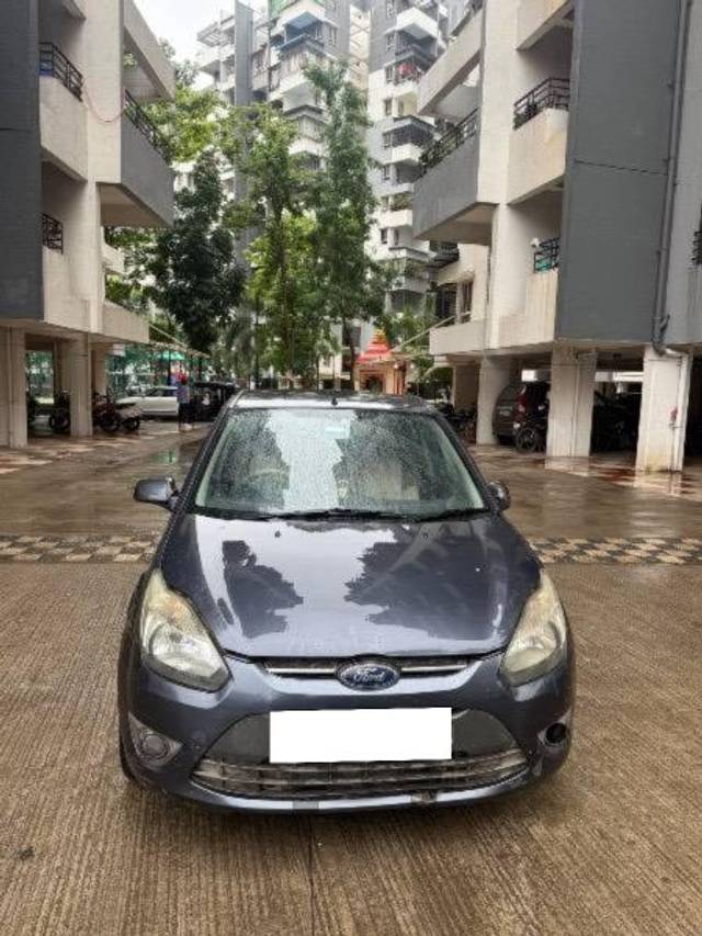 https://images10.gaadi.com/usedcar_image/4591360/original/processed_e70a96e0-ec4a-4bd8-b024-27f30631a055.jpeg?imwidth=6402