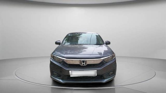 https://images10.gaadi.com/usedcar_image/4591372/original/processed_3033a293-3a8e-421e-93f3-0d28b0ad3a4a.jpg?imwidth=6402