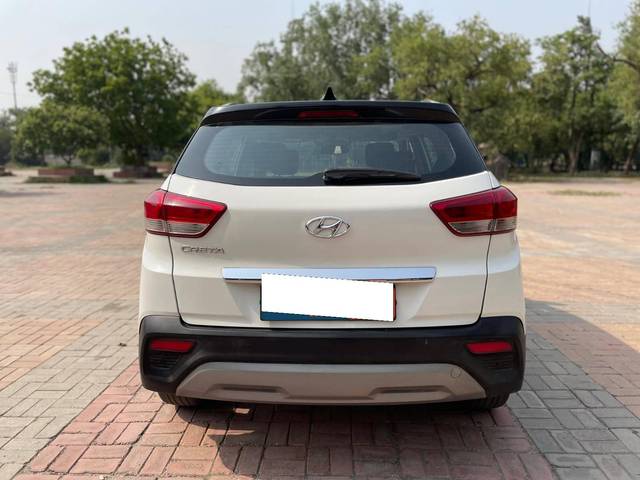 https://images10.gaadi.com/usedcar_image/4591385/original/processed_9c7163587c56197a5fec61f0617f7a5e.jpg?imwidth=6402
