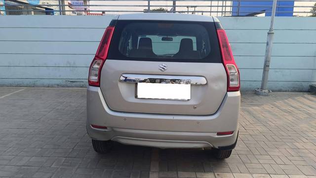 https://images10.gaadi.com/usedcar_image/4591386/original/processed_8be2a467bed5a4dfeba614778ad21735.jpeg?imwidth=6401