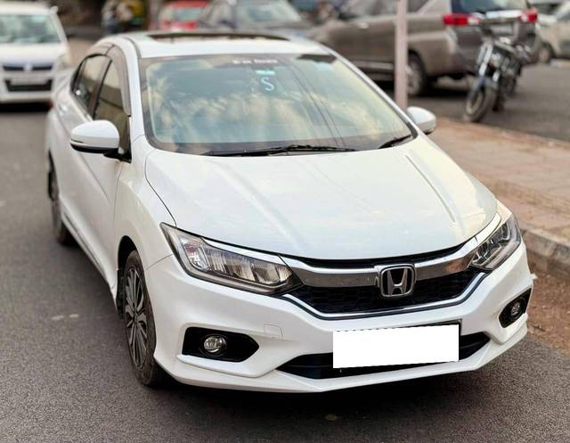 https://images10.gaadi.com/usedcar_image/4591389/original/processed_f662a65e-d0a3-4da9-be67-320f636d7f22.jpg?imwidth=6400