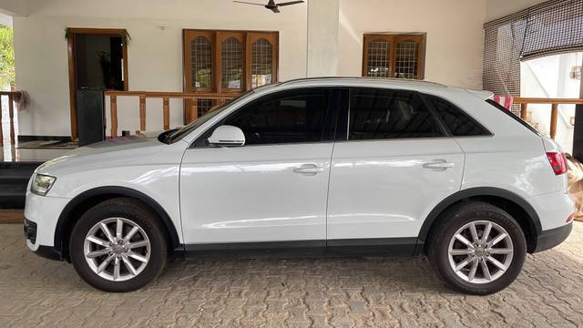 https://images10.gaadi.com/usedcar_image/4591404/original/processed_062b1a7dec72f61ac5ec10268c59ddb1.jpg?imwidth=6402