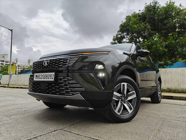 https://images10.gaadi.com/usedcar_image/4591411/original/processed_9aac01802ea7eda4b19d517a97ef6f25.jpg?imwidth=6400