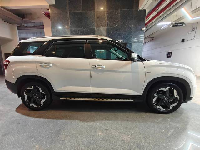 https://images10.gaadi.com/usedcar_image/4591414/original/processed_86f8b2fe4dc6e0efc2740fb7fe2988a4.jpg?imwidth=6401
