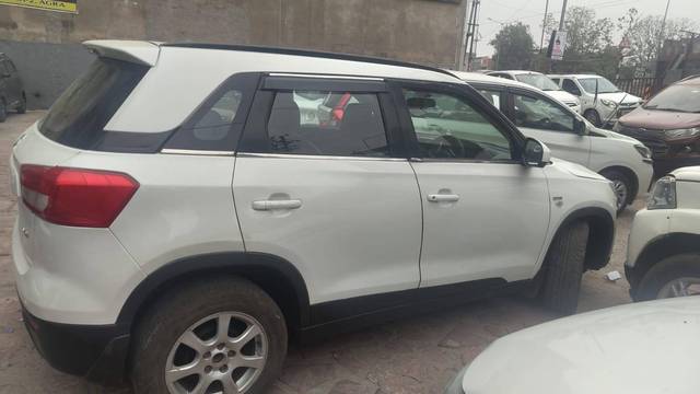 https://images10.gaadi.com/usedcar_image/4591421/original/processed_2b2b8b624ef140642d3ea107a80a54b2.jpg?imwidth=6402