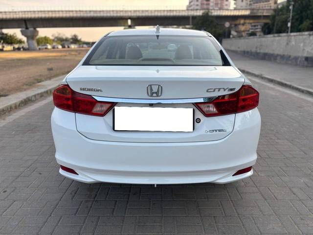https://images10.gaadi.com/usedcar_image/4591427/original/processed_5c820435d9682d5e813ed09c65b76576.jpg?imwidth=6402