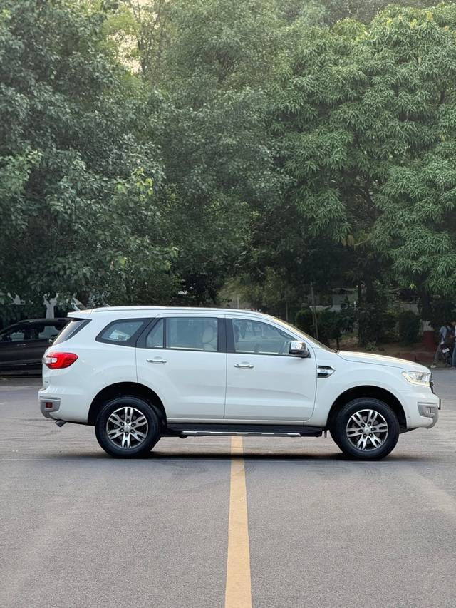 https://images10.gaadi.com/usedcar_image/4591430/original/8861191e0608de96159d4c87a06a162d.jpg?imwidth=6401