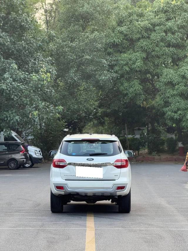 https://images10.gaadi.com/usedcar_image/4591430/original/processed_351ce3ac1ee7d73cb629258c46bfb6cf.jpg?imwidth=6402