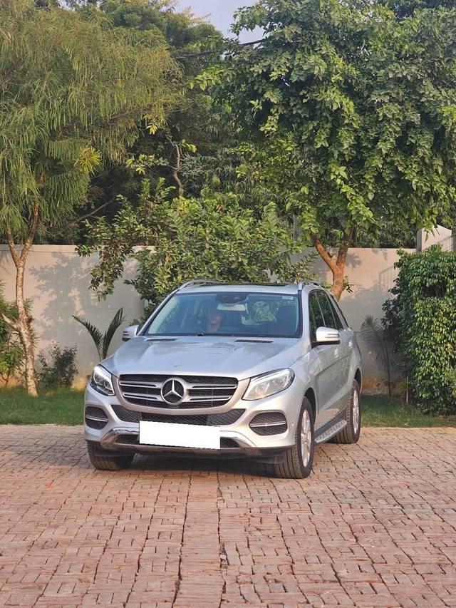 https://images10.gaadi.com/usedcar_image/4591437/original/processed_0c40cec88561664ec9eeec00ea5572ae.jpg?imwidth=6400