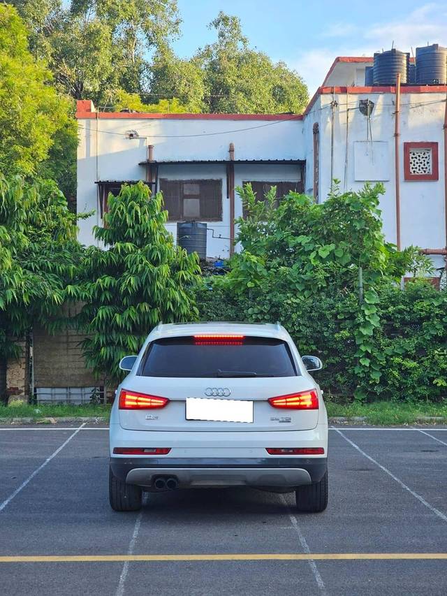 https://images10.gaadi.com/usedcar_image/4591440/original/processed_62acc78994fdb4a6a34f5c11613a1ba0.jpg?imwidth=6402