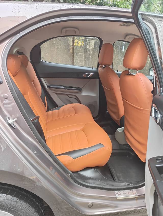 https://images10.gaadi.com/usedcar_image/4591442/original/4dff48cf6e748153750ae704a0737fa7.jpeg?imwidth=6401