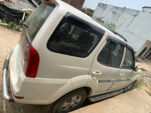 https://images10.gaadi.com/usedcar_image/4591443/original/5814e82a-b76c-4203-90f7-31f69ead935b.png?imwidth=6400