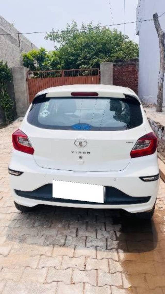 https://images10.gaadi.com/usedcar_image/4591451/original/processed_055389fc-68f1-4d9c-a5f0-ec411b86c2d1.jpeg?imwidth=6401