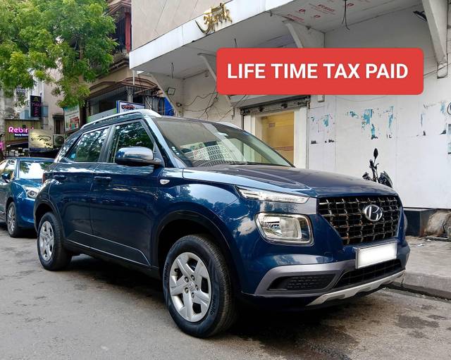 https://images10.gaadi.com/usedcar_image/4591498/original/processed_1fb167c976d7479b03ae39aeca892ba6.jpg?imwidth=6400