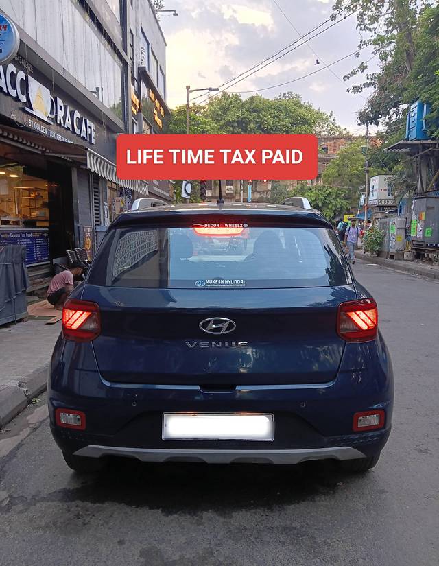 https://images10.gaadi.com/usedcar_image/4591498/original/processed_888553f249db952d457dd91dfc4032a6.jpg?imwidth=6402