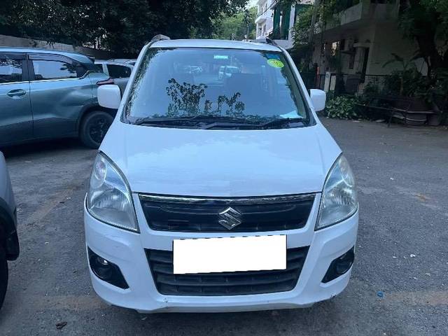 https://images10.gaadi.com/usedcar_image/4591506/original/processed_48eaa6e7-5d8b-47c1-b08b-cf1017bfce54.jpeg?imwidth=6401