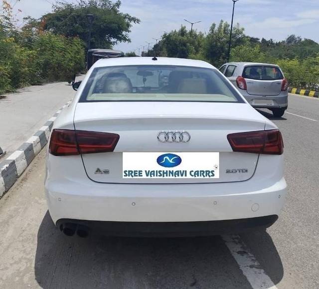 https://images10.gaadi.com/usedcar_image/4591511/original/processed_134b0efbab7021b136f9796b18c29f0f.jpg?imwidth=6401