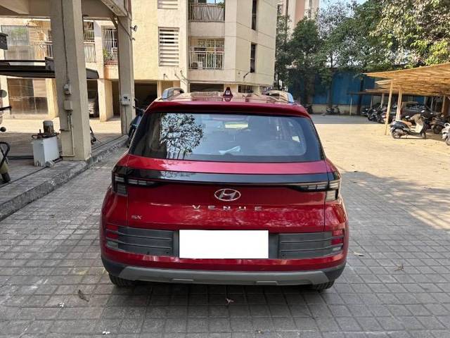 https://images10.gaadi.com/usedcar_image/4591521/original/processed_7fb1fb20-62f2-4817-aa54-49c056f3fbc0.jpeg?imwidth=6402