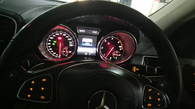 https://images10.gaadi.com/usedcar_image/4591549/original/fbb533e4-b885-46d3-a3ea-19658cc02e84.jpg?imwidth=6402
