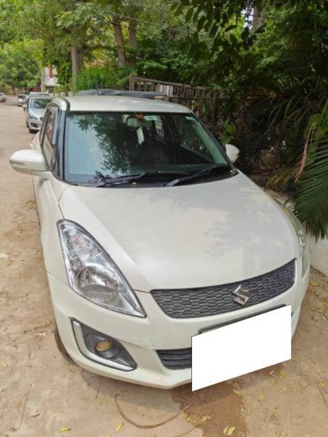 https://images10.gaadi.com/usedcar_image/4591567/original/processed_8756486f-1d61-4698-baac-3f72bb12073a.jpg?imwidth=6400