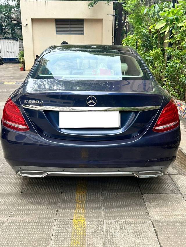 https://images10.gaadi.com/usedcar_image/4591580/original/processed_de129670-c5c9-4c78-9578-0aa344e5377d.jpg?imwidth=6402