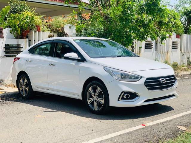https://images10.gaadi.com/usedcar_image/4591586/original/b6eba3359304abceb641ecc45efd057f.jpg?imwidth=6400