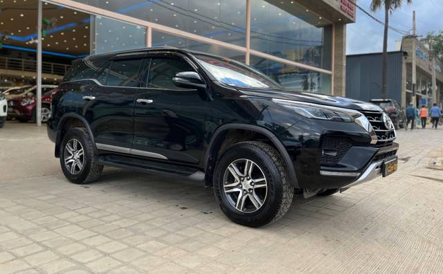https://images10.gaadi.com/usedcar_image/4591598/original/processed_22b0c09a233eb5d5f8e06efd8f568589.jpg?imwidth=6400
