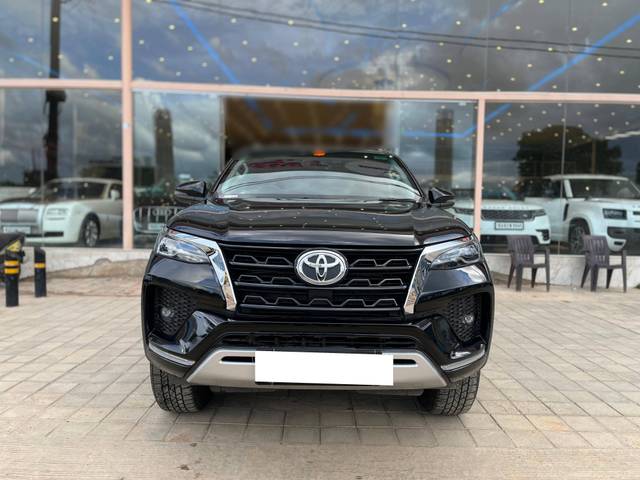 https://images10.gaadi.com/usedcar_image/4591598/original/processed_fe33535153e3dcb0648fcbce6f632e22.jpg?imwidth=6402