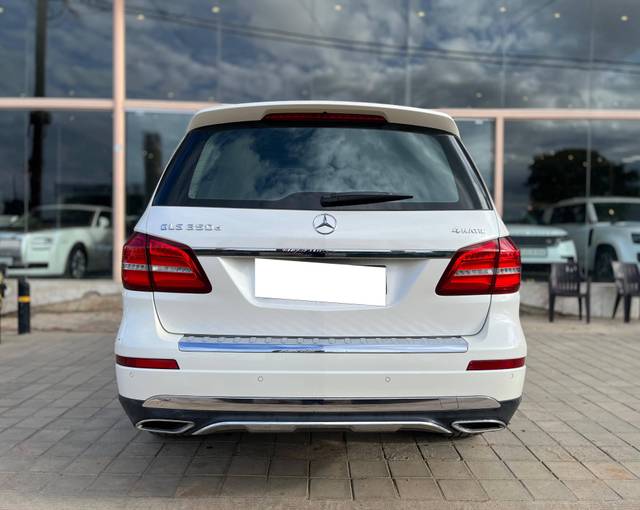 https://images10.gaadi.com/usedcar_image/4591604/original/processed_67b51c95fb13ec440f51064f5c6798c6.jpg?imwidth=6402