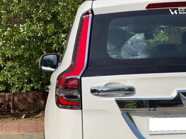 https://images10.gaadi.com/usedcar_image/4591605/original/processed_060cfec53ebcd8da44a17a792a4df30e.jpg?imwidth=6402