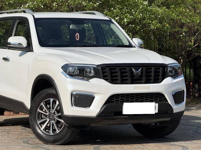 https://images10.gaadi.com/usedcar_image/4591605/original/processed_11901461c3672d4dafdf0ccf224630bb.jpg?imwidth=6400