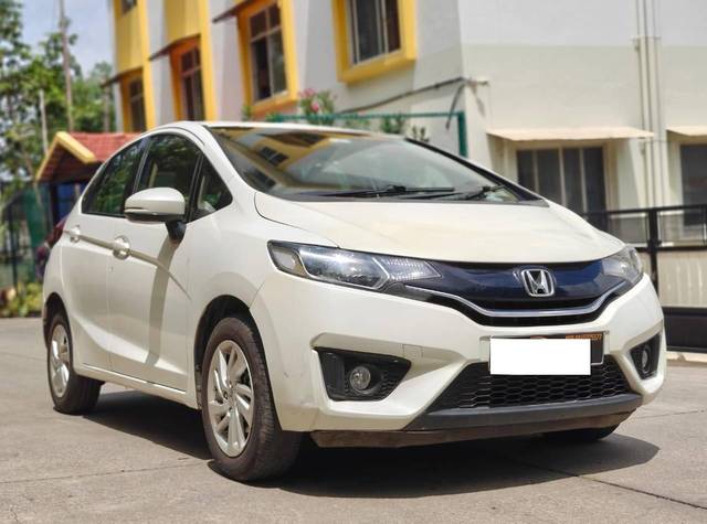 https://images10.gaadi.com/usedcar_image/4591607/original/processed_2637c44095ece663f9cf7be973e5deac.jpg?imwidth=6400