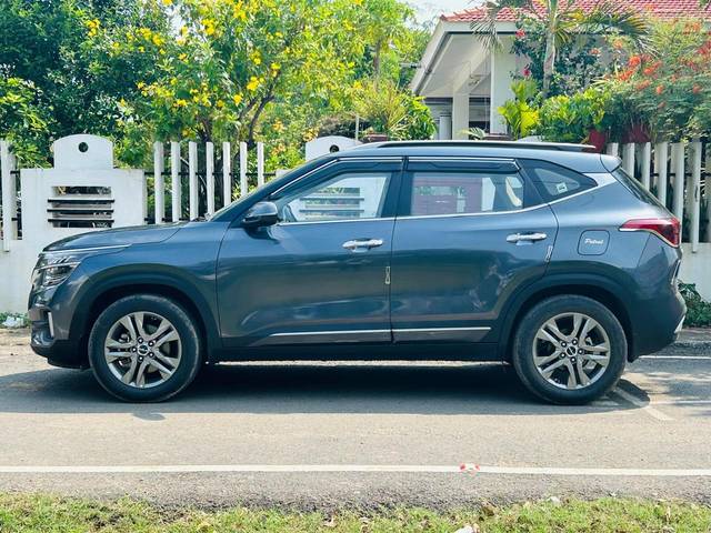 https://images10.gaadi.com/usedcar_image/4591611/original/processed_a093d2bd8c6930f5cb4b3e68d83c03f0.jpg?imwidth=6402