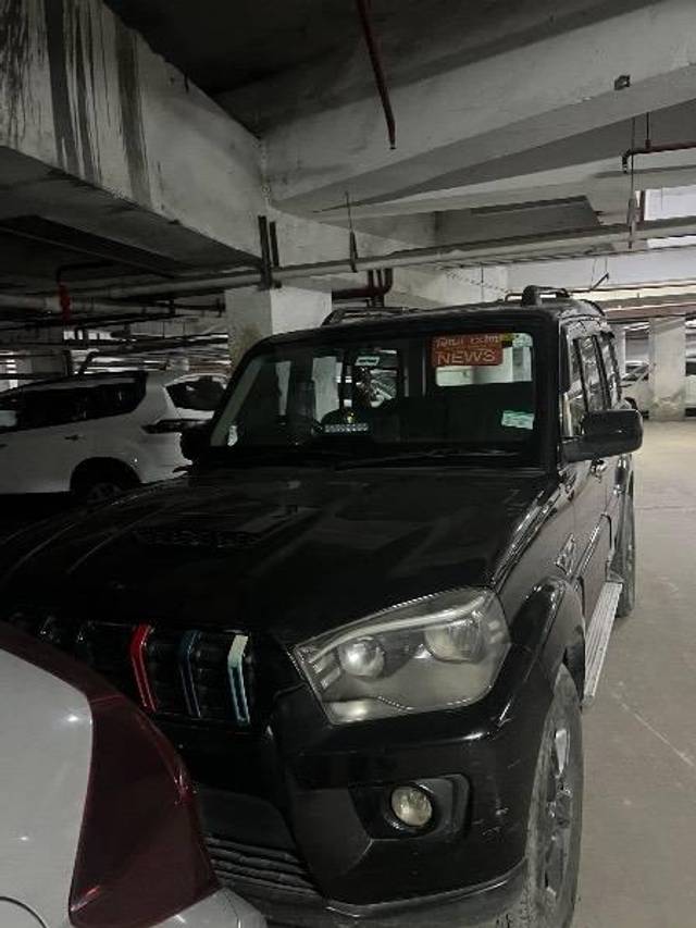 https://images10.gaadi.com/usedcar_image/4591612/original/processed_683cbd6c-8201-4b17-bd92-1948adf82ea3.jpeg?imwidth=6400