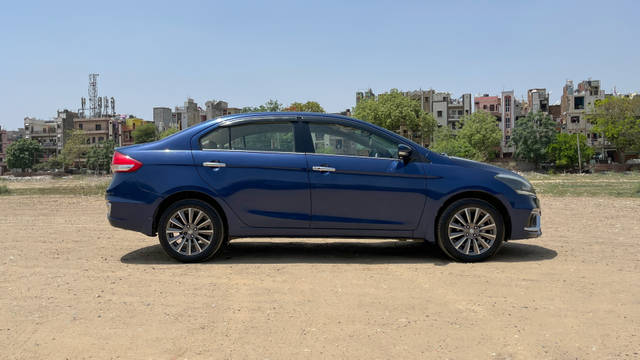 https://images10.gaadi.com/usedcar_image/4591624/original/a05625c8dde189fd1e4ecdae412d712d.JPG?imwidth=6401