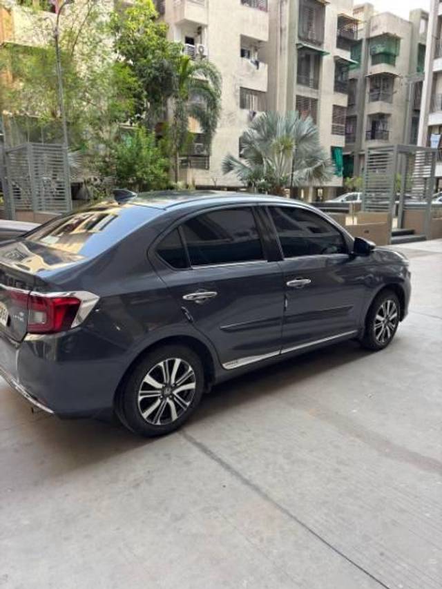 https://images10.gaadi.com/usedcar_image/4591627/original/processed_780c9d95-7f14-43c4-85c7-11f19cb71133.jpg?imwidth=6400