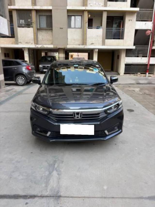 https://images10.gaadi.com/usedcar_image/4591627/original/processed_d665691e-c2d0-4f08-a2c8-427267cc7605.jpg?imwidth=6402