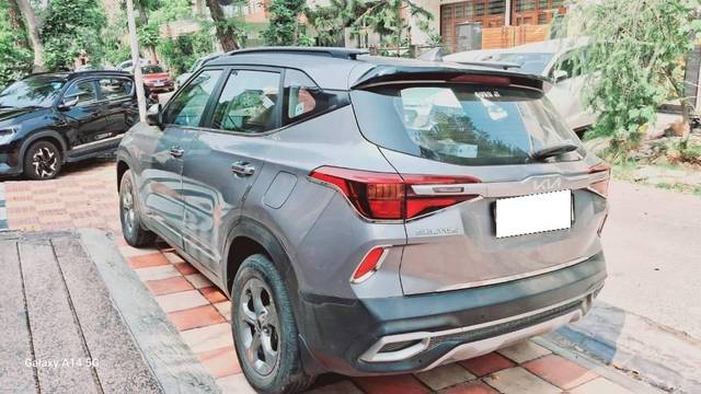 https://images10.gaadi.com/usedcar_image/4591628/original/processed_c8326496-2703-400e-89fc-ec8d750b1624.jpeg?imwidth=6400