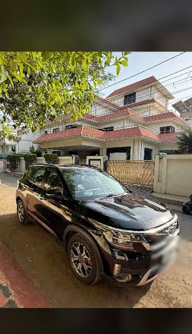 https://images10.gaadi.com/usedcar_image/4591651/original/6911d02f-0a08-4a24-8b1d-b042829a15da.png?imwidth=6400