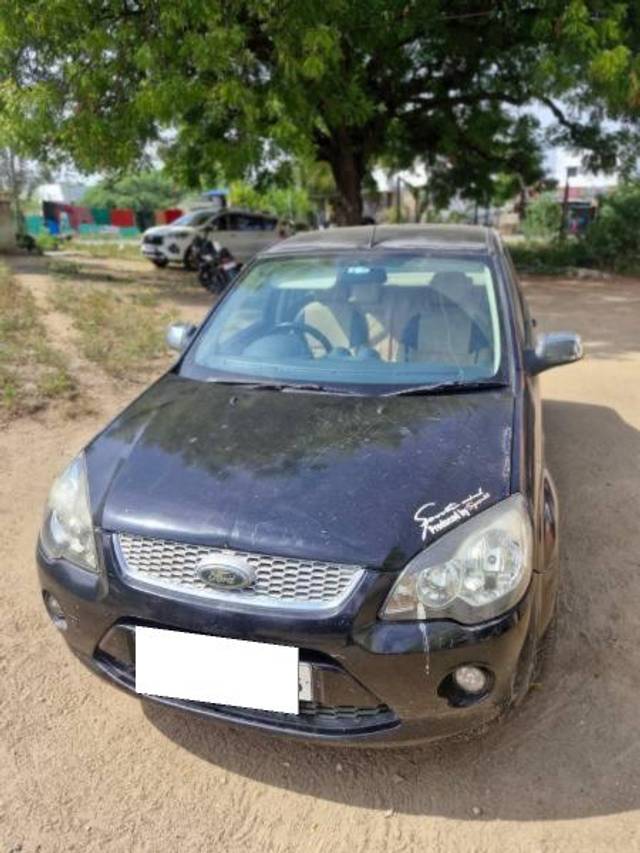 https://images10.gaadi.com/usedcar_image/4591721/original/processed_f9b67728-776f-4148-a0b4-aa2c7c60100b.jpg?imwidth=6400