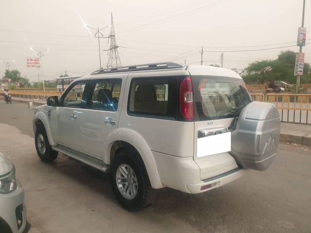 https://images10.gaadi.com/usedcar_image/4591722/original/processed_21a4a7a7b10b6029ea9e6eba9b7d178f.jpg?imwidth=6401