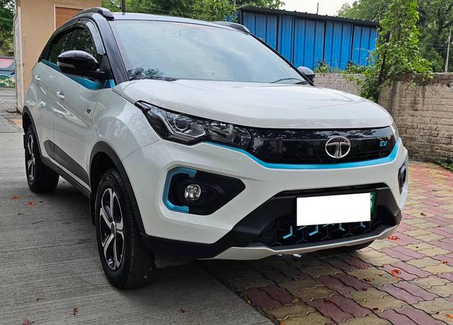 https://images10.gaadi.com/usedcar_image/4591735/original/processed_6670090a0237e5df279901284882e2d6.jpg?imwidth=6400