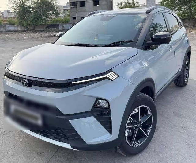 https://images10.gaadi.com/usedcar_image/4591767/original/c2c6ee3b-4515-4657-a7e4-56d5b8a72f6f.png?imwidth=6400