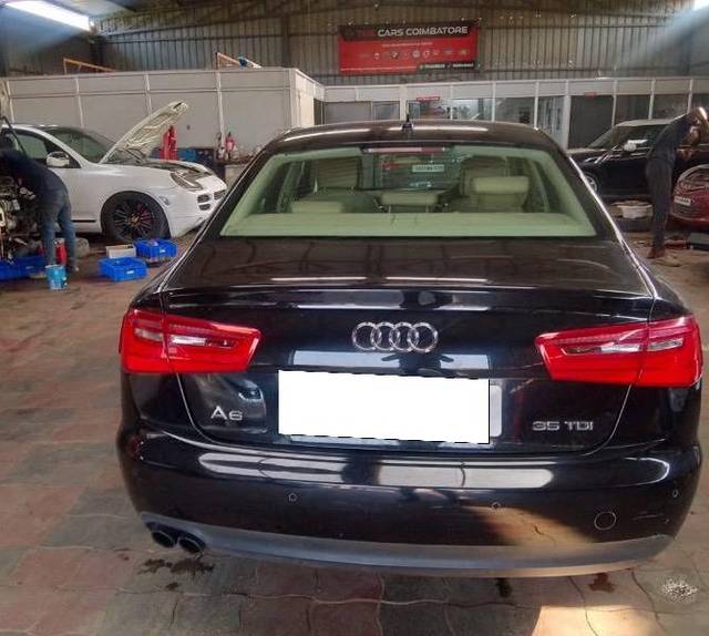 https://images10.gaadi.com/usedcar_image/4591772/original/processed_b3af42d7-ccf6-4e33-8948-eabee3e2a804.jpeg?imwidth=6401
